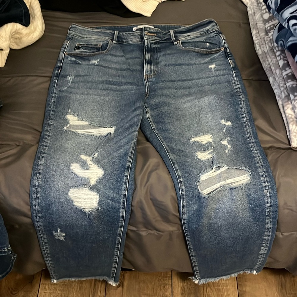Maurice’s new jeans size 14 high rise ripped legged